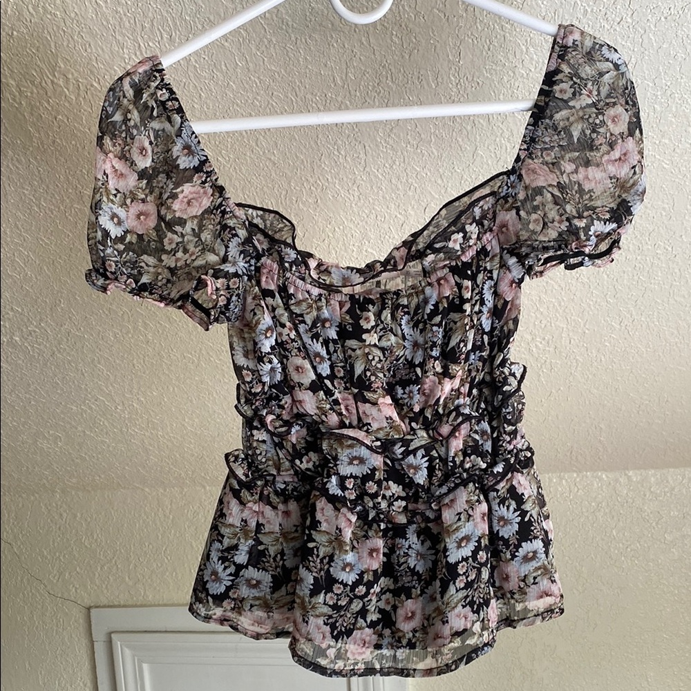 Mi Ami women ‘s size x small top